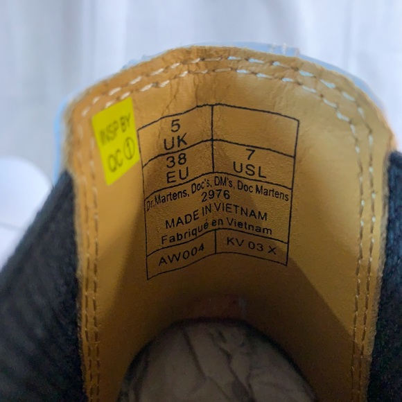 Dr. Martens Women's Softy T Chelsea
Boots (New) - Picture 11 of 12